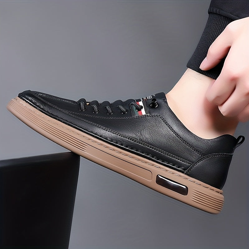 Chaussures de sport respirantes et élégantes pour hommes - durables et adaptées à un usage quotidien.