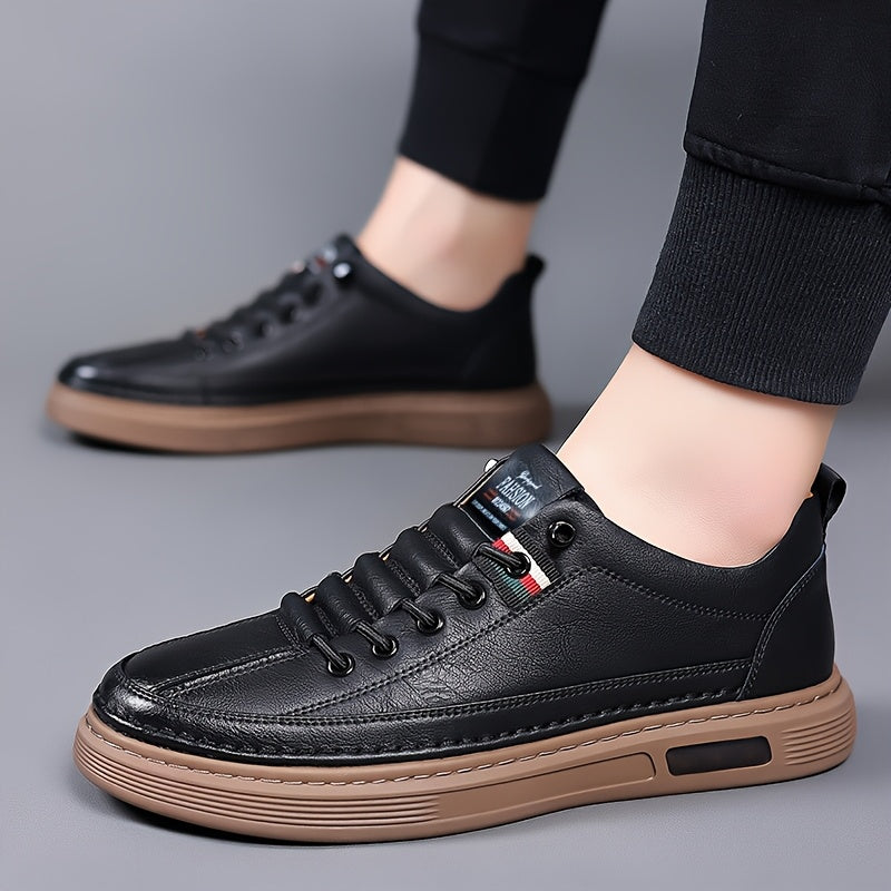Chaussures de sport respirantes et élégantes pour hommes - durables et adaptées à un usage quotidien.
