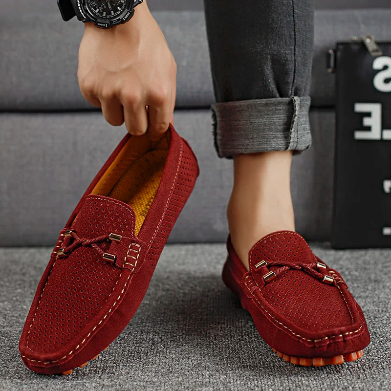 Mocassins en cuir perforé
