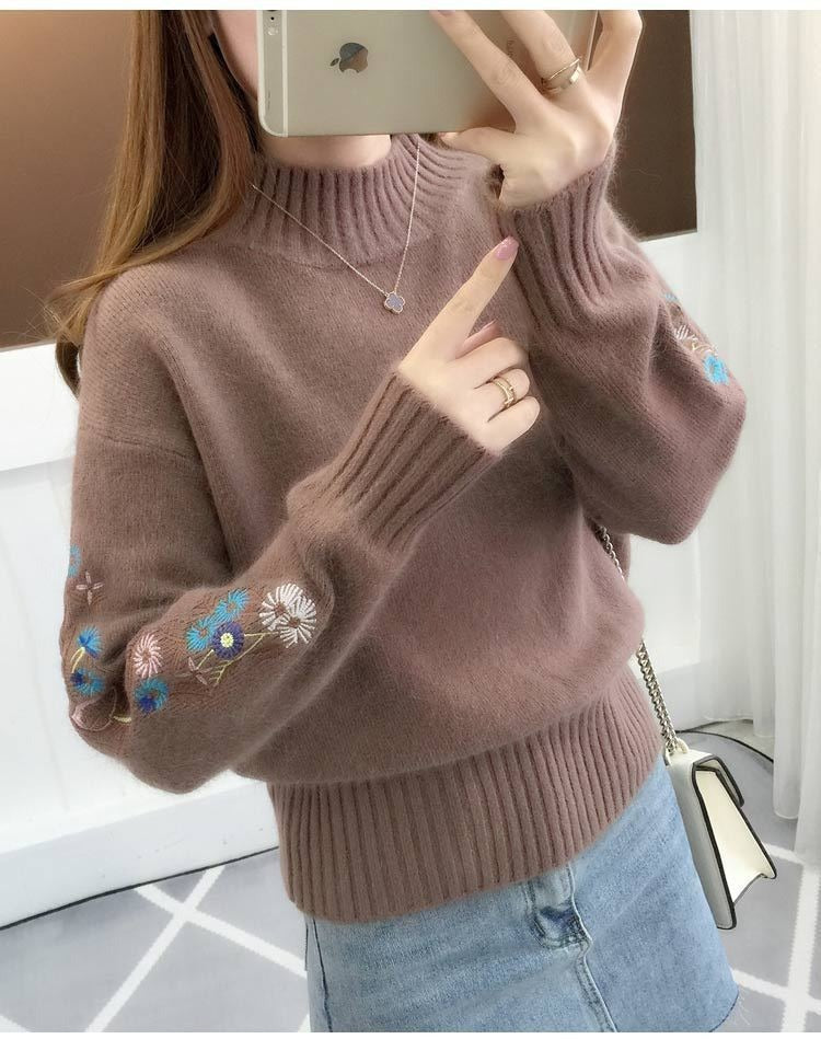SASKIA | Pull épais en tricot de coton avec broderie florale.
