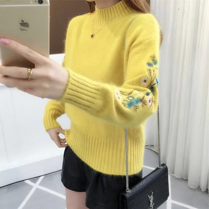 SASKIA | Pull épais en tricot de coton avec broderie florale.