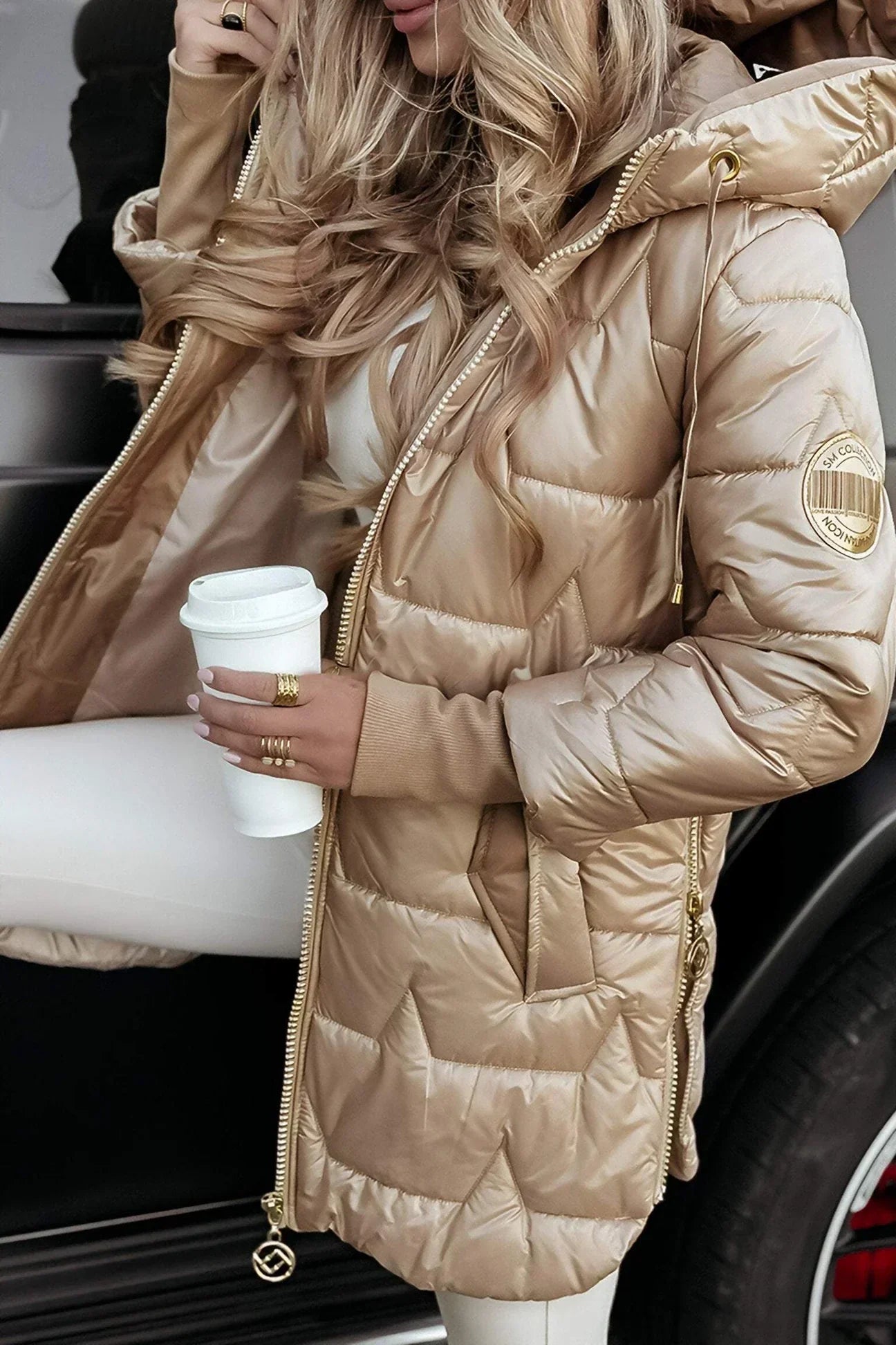 Manteau d'hiver élégant avec capuche et rembourrage