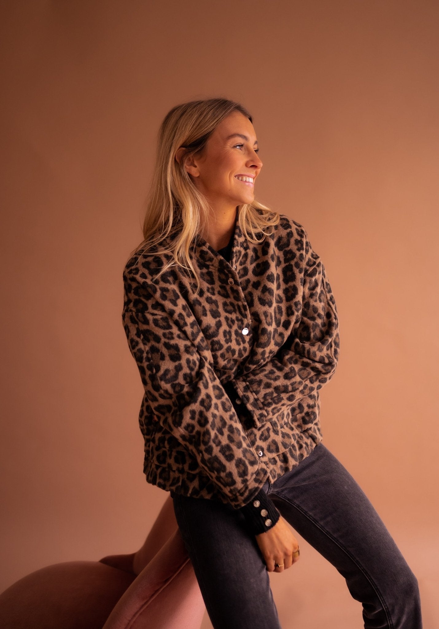 SOFÍA | Blazer au Style Audacieux avec Motif Léopard