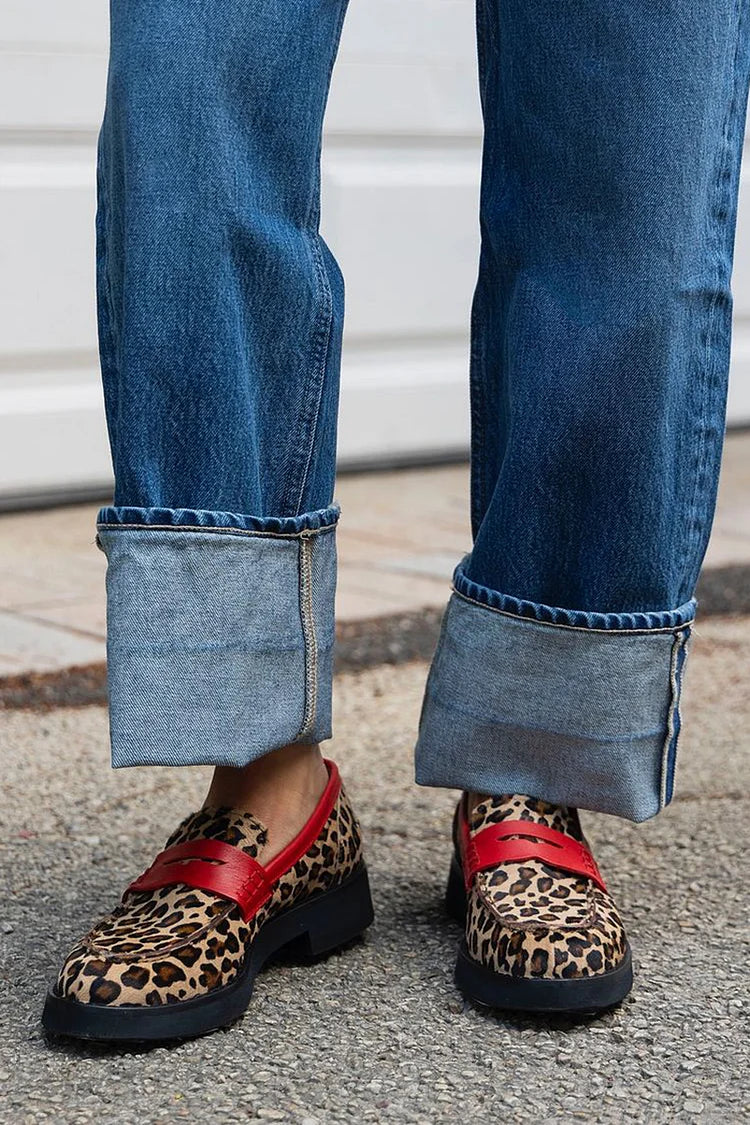 MOCASSINS EN CUIR IMPRIMÉ LEOPARD AVEC ACCENTS ROUGES
