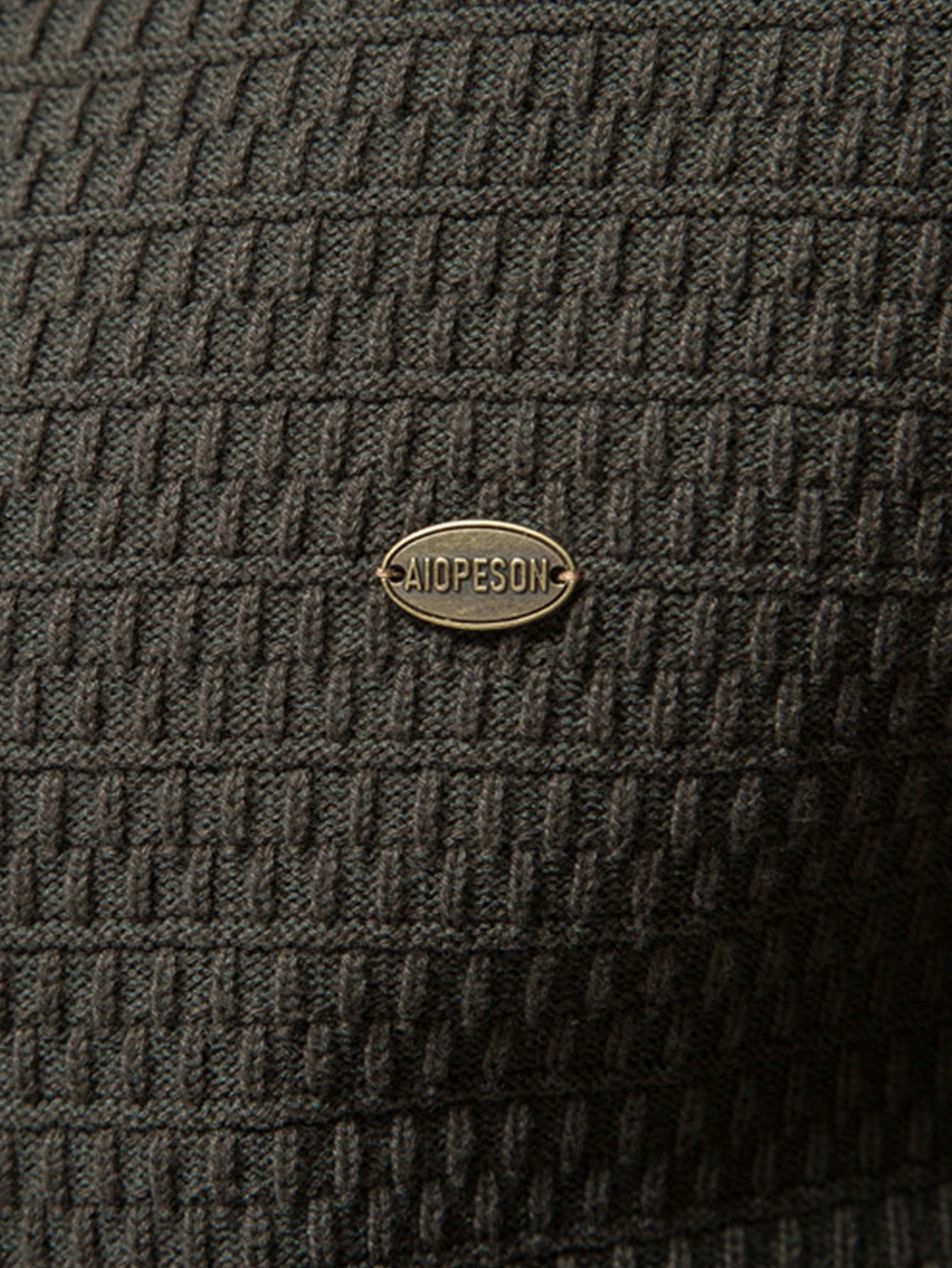 Pull en tricot avec col montant structuré et boutons