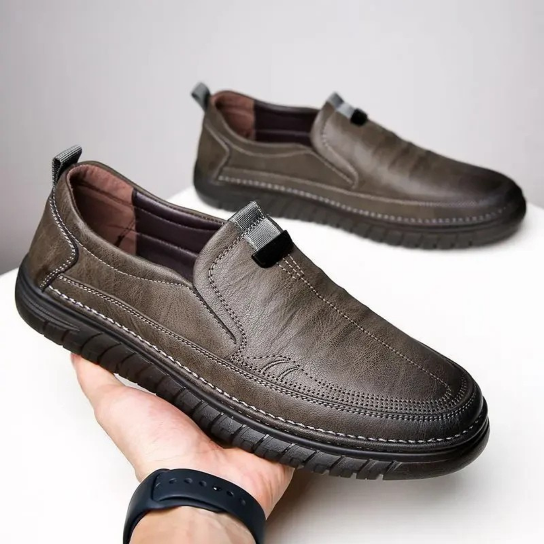 Mocassins en cuir véritable pour hommes avec design classique et semelle antidérapante