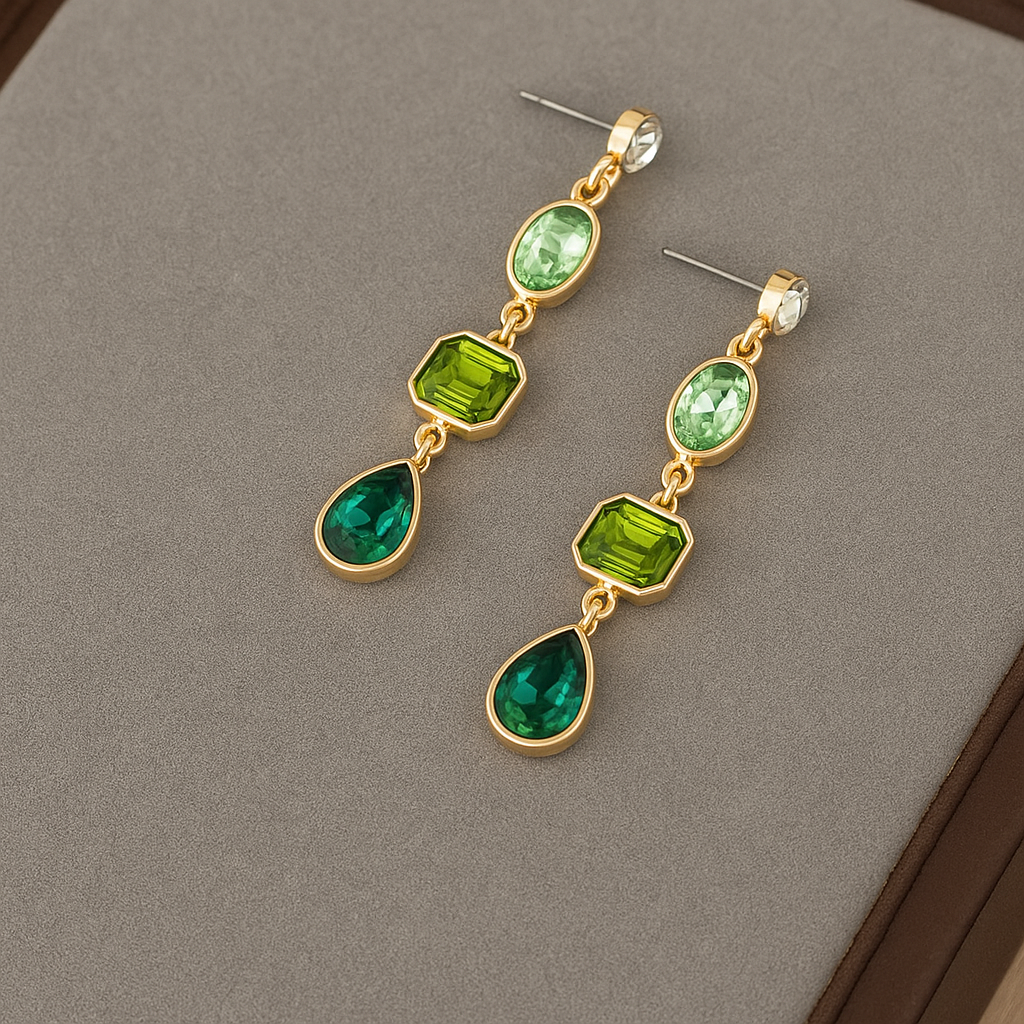Kona | Boucles d'oreilles avec pierres précieuses vertes