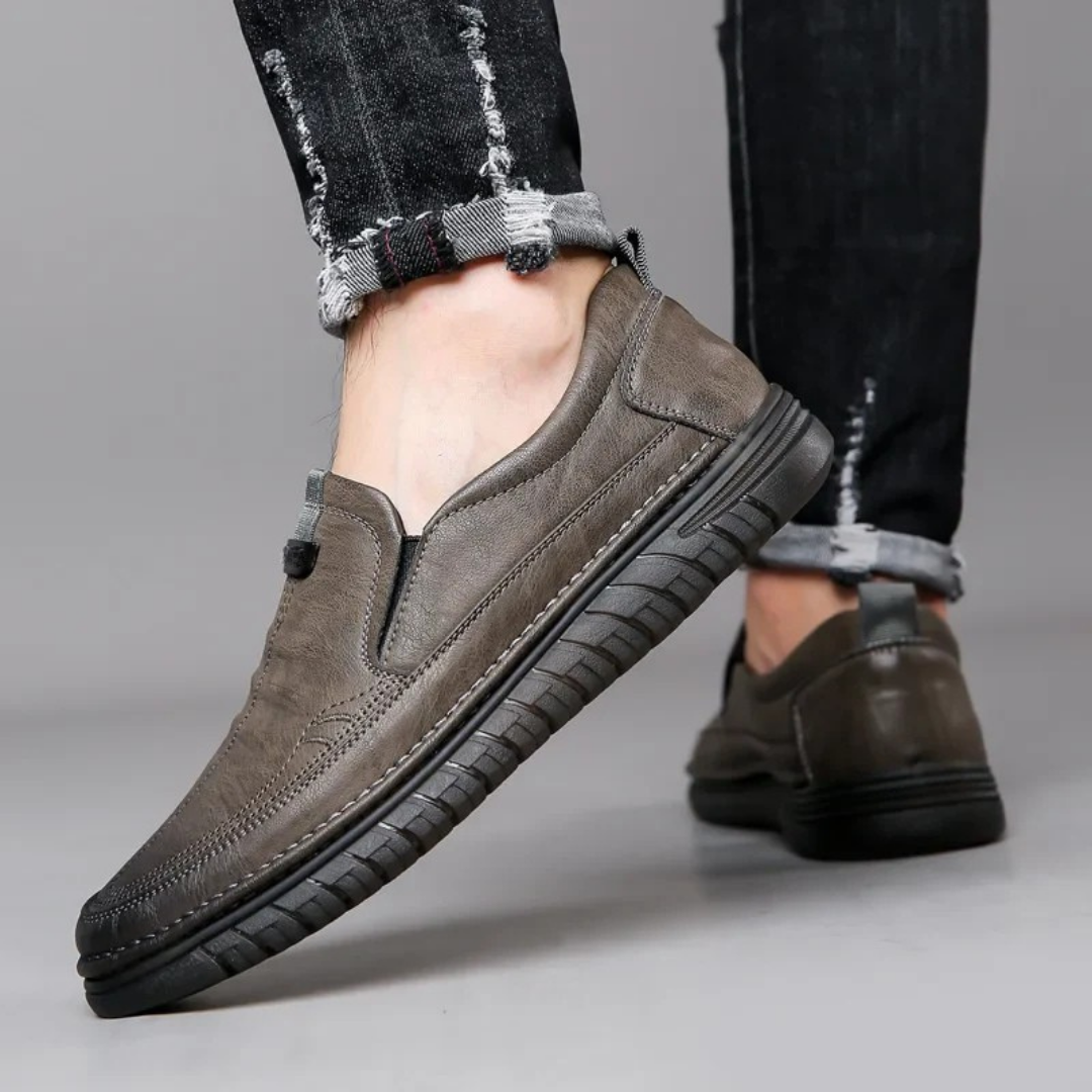 Mocassins en cuir véritable pour hommes avec design classique et semelle antidérapante