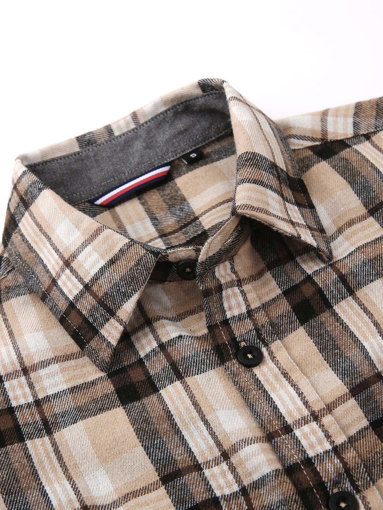 Chemise en flanelle à carreaux avec boutons