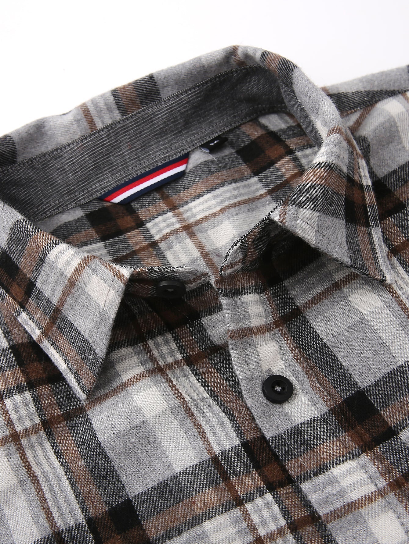 Chemise en flanelle à carreaux avec boutons