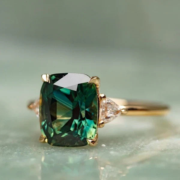 Bague en Or avec Pierre Précieuse Verte Inspirée du Vintage