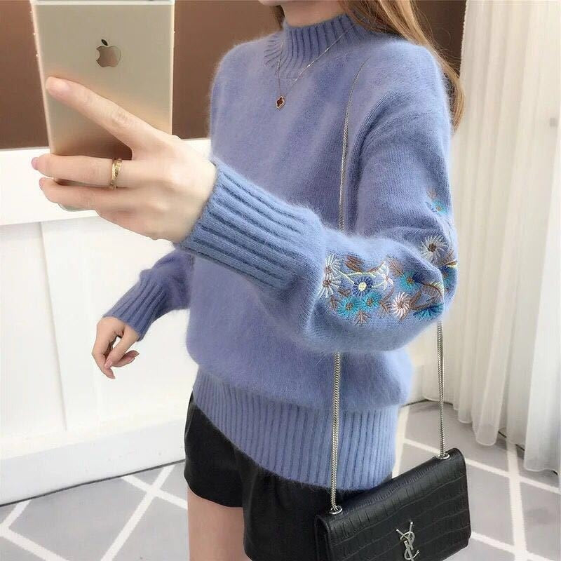 SASKIA | Pull épais en tricot de coton avec broderie florale.