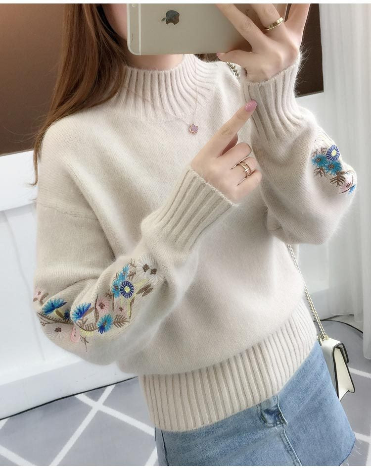 SASKIA | Pull épais en tricot de coton avec broderie florale.