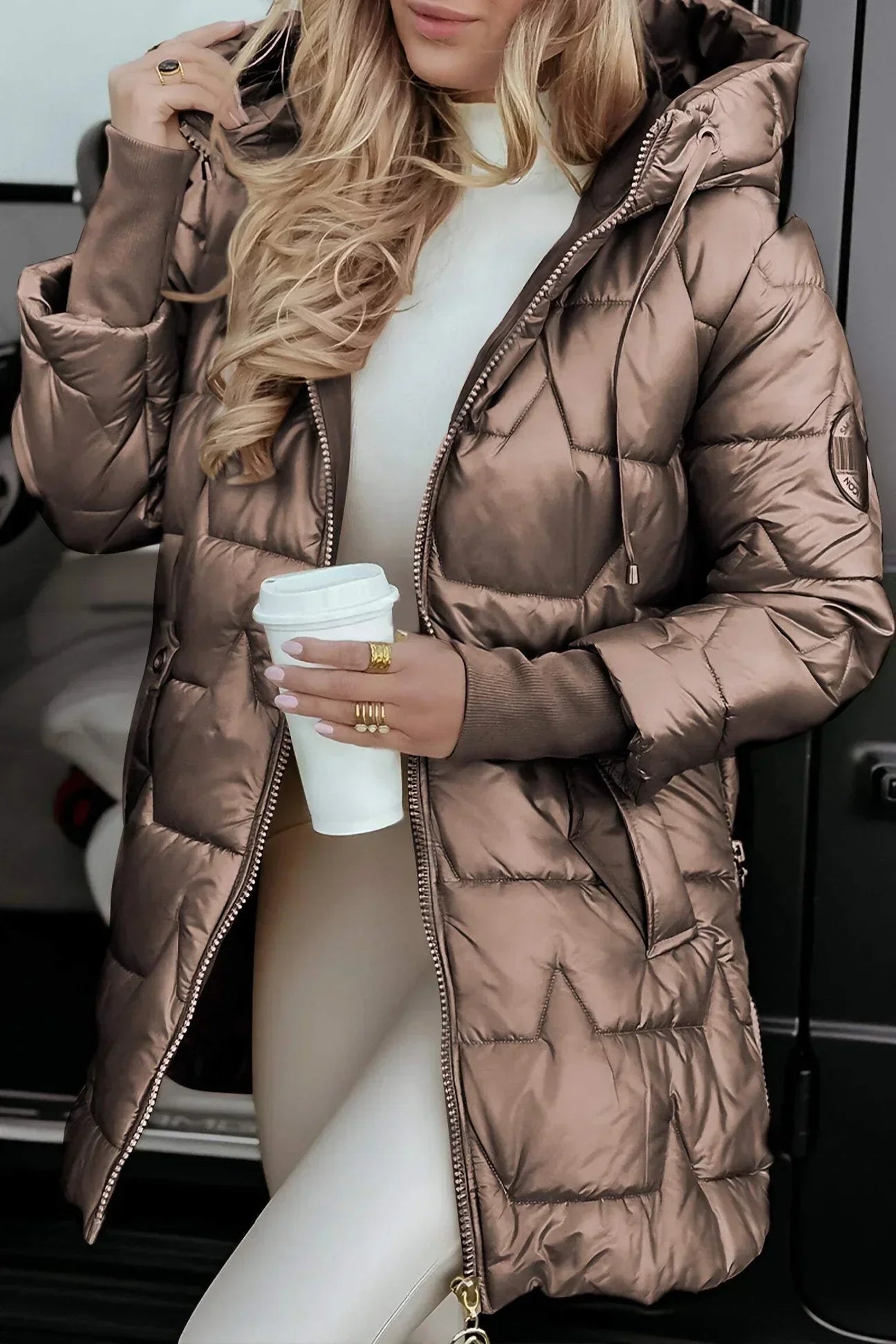 Manteau d'hiver élégant avec capuche et rembourrage