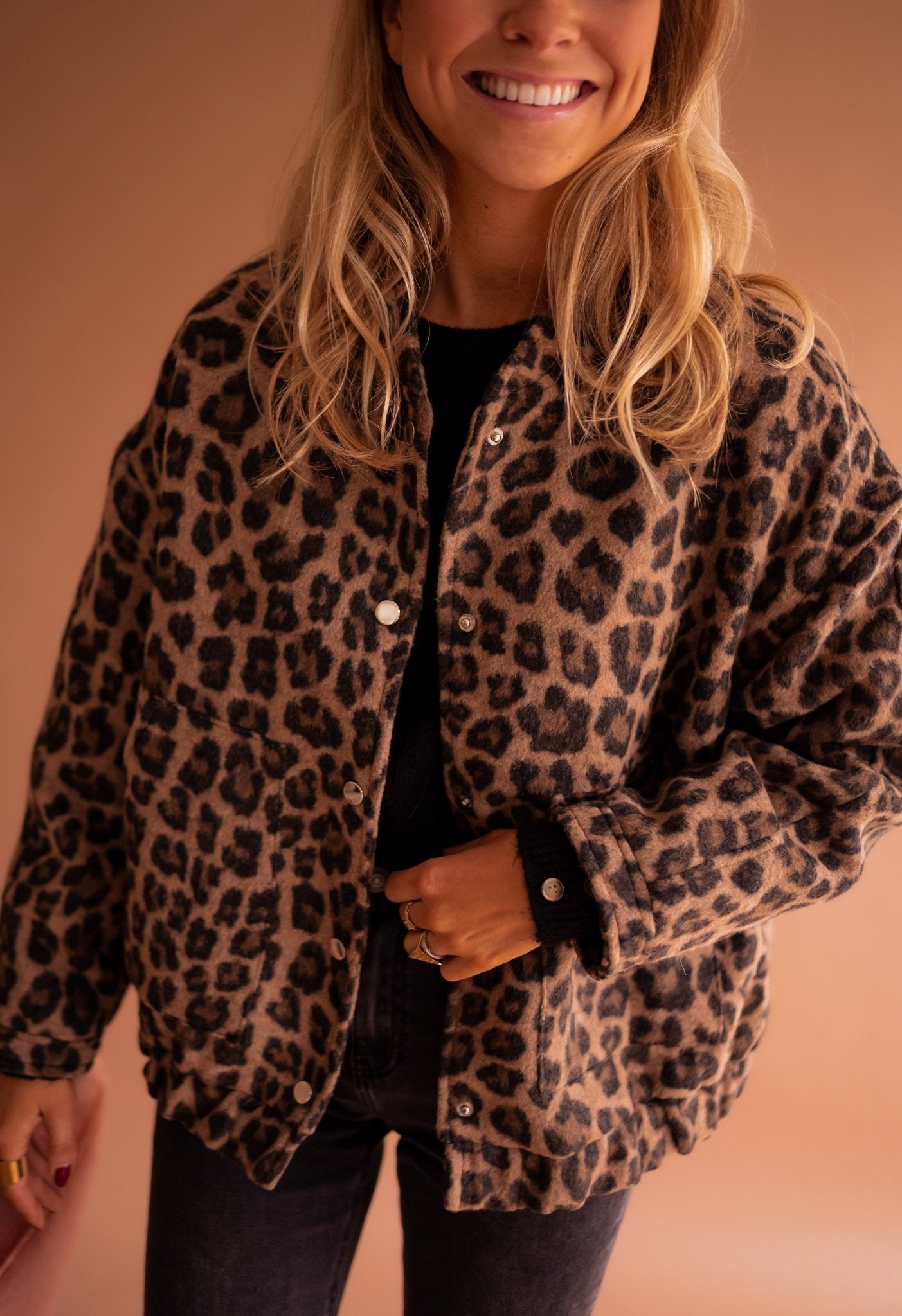 SOFÍA | Blazer au Style Audacieux avec Motif Léopard